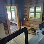 Mustalahti *
