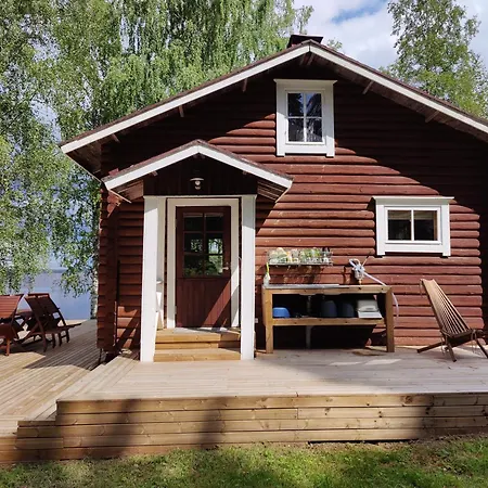 Mustalahti شاليه *