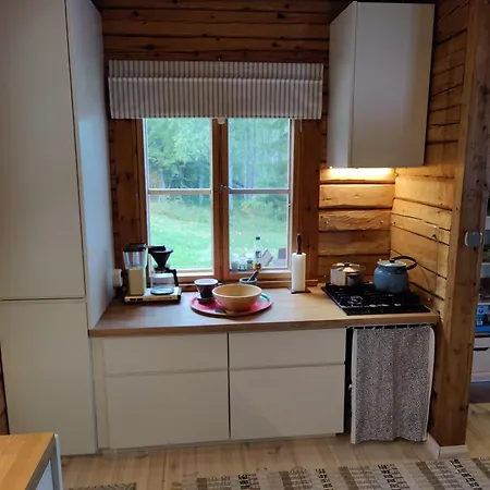 شاليه Mustalahti