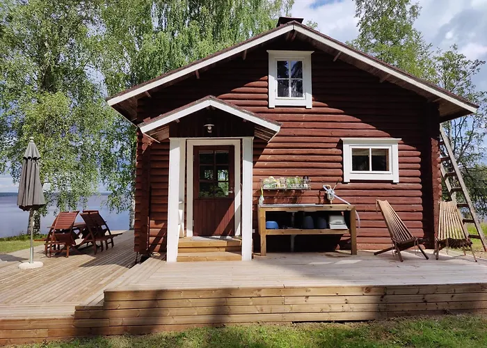 Mustalahti Шале *